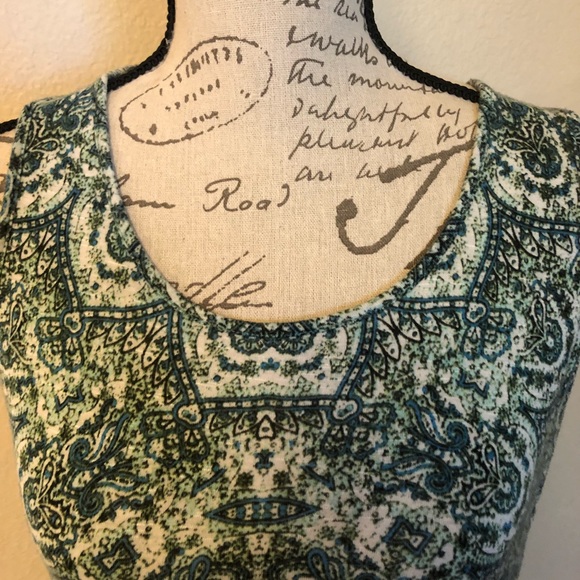 Rose & Olive Top - Picture 2 of 5